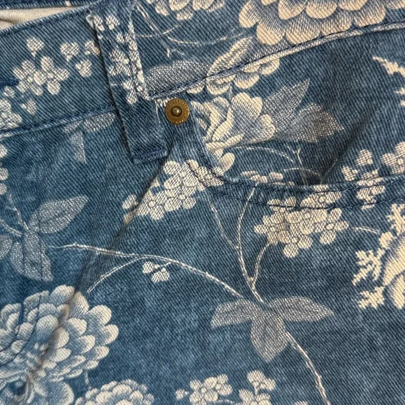 LRL Lauren Jeans Co. Blue Cream Floral Denim Jeans 5 Pocket Size 4P - Picture 4 of 5